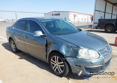 2006 Volkswagen Jetta 2.5 from USA, damaged, VIN 3VWRF71K26M695308